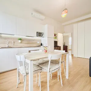 Appartamento Cenisio 2 Elyon, Milano